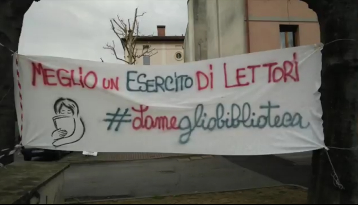 Conferenza Stampa: firme contro l’esternalizzazione de LaMEGLIO Biblioteca