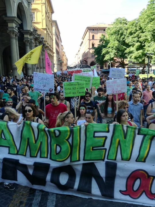 A Bologna una grande manifestazione pacifica ha chiuso le giornate del G7M