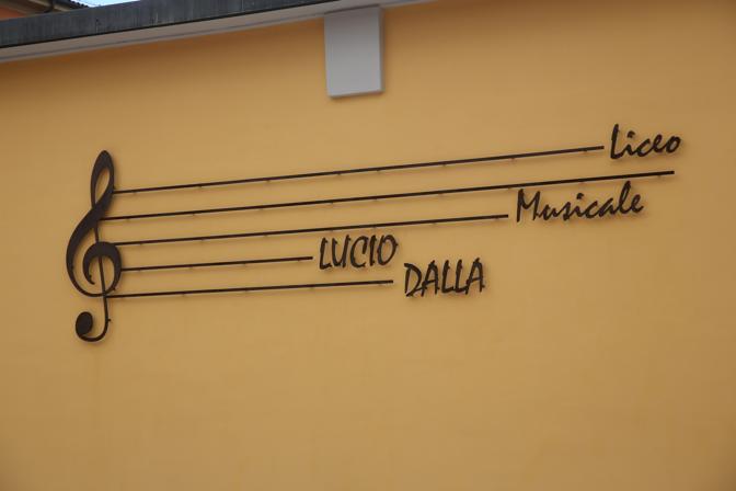 Liceo Musicale “Lucio Dalla”: “Chiediamo che l’anno scolastico cominci a organico pieno”