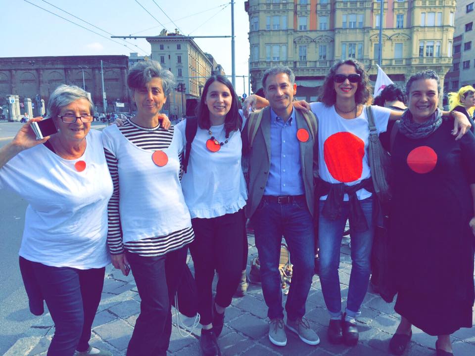 Rispondiamo al bus dell’odio con la Bologna che amiamo: laica, inclusiva e antifascista