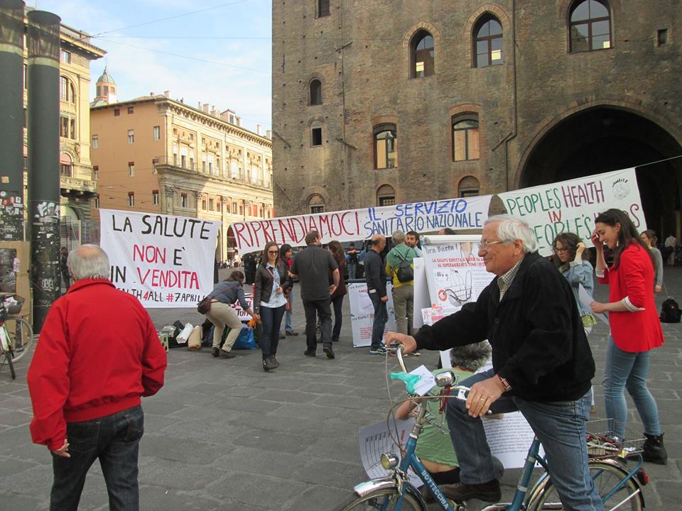 In piazza per la “Giornata Internazionale contro la commercializzazione della Salute”