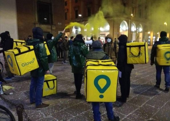 Solidarietà ai riders, no al cottimo di Glovo